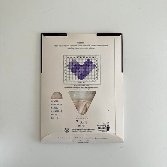 Deadstock Hanes white ultra sheer pantyhose - Picture 2 of 5